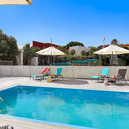 Ξενοδοχείο In With Private Pool
