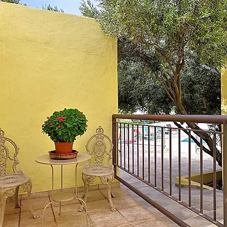 Hotel In With Private Pool 3*